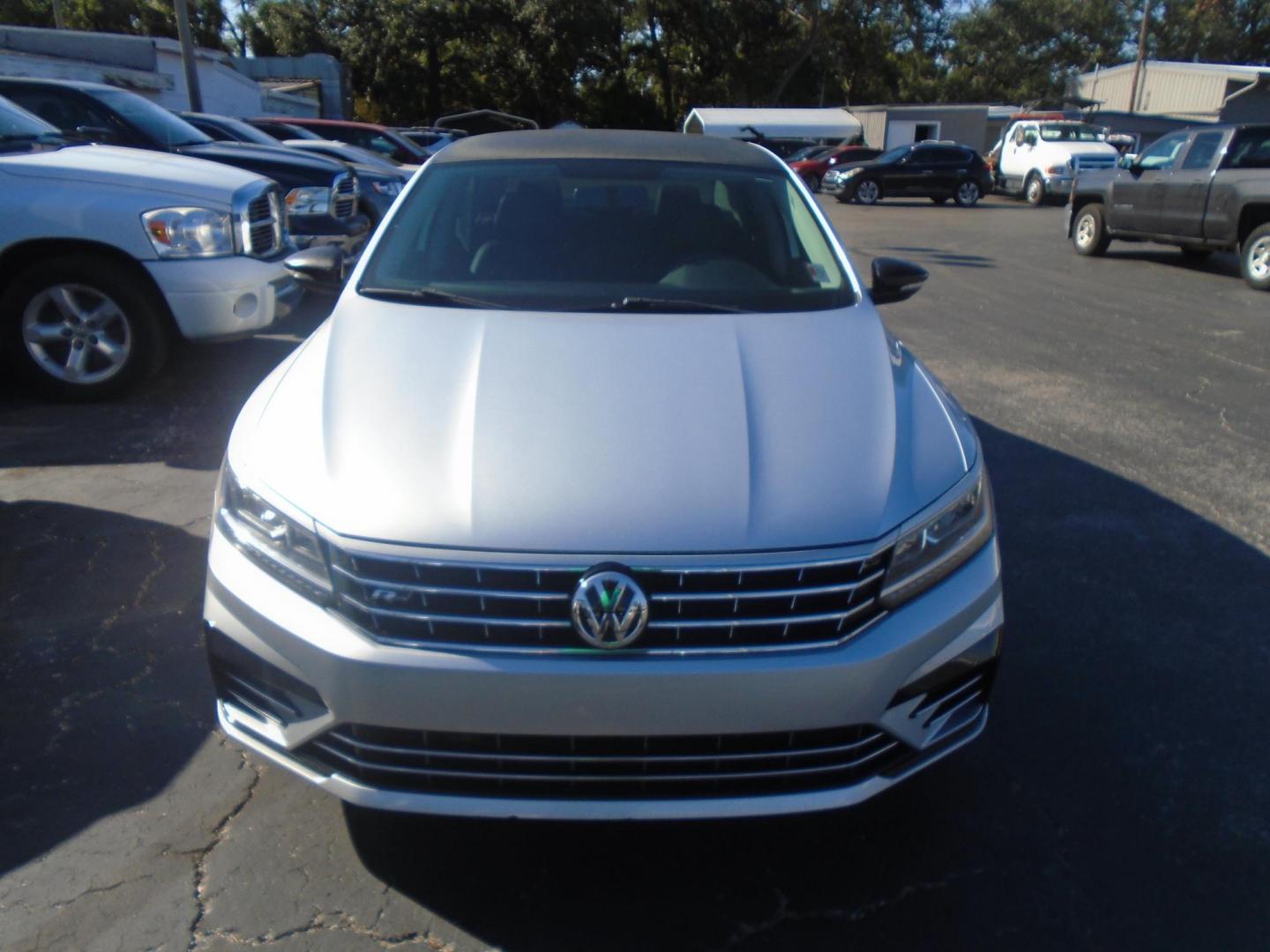 2018 Volkswagen Passat R-Line (1VWAA7A34JC) with an 2.0L L4 DOHC 16V engine, 6A transmission, located at 6112 N Florida Avenue, Tampa, FL, 33604, (888) 521-5131, 27.954929, -82.459534 - Photo#2