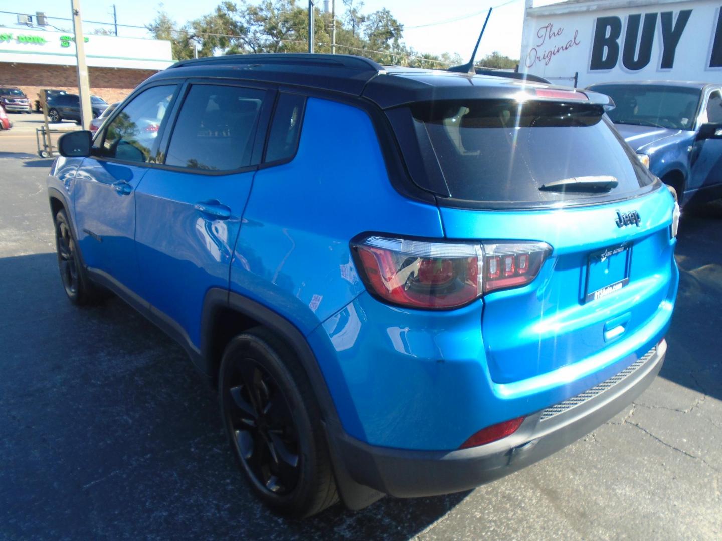 2018 Jeep Compass Sport FWD (3C4NJCBBXJT) with an 2.4L L4 DOHC 16V engine, located at 6112 N Florida Avenue, Tampa, FL, 33604, (888) 521-5131, 27.954929, -82.459534 - Photo#4