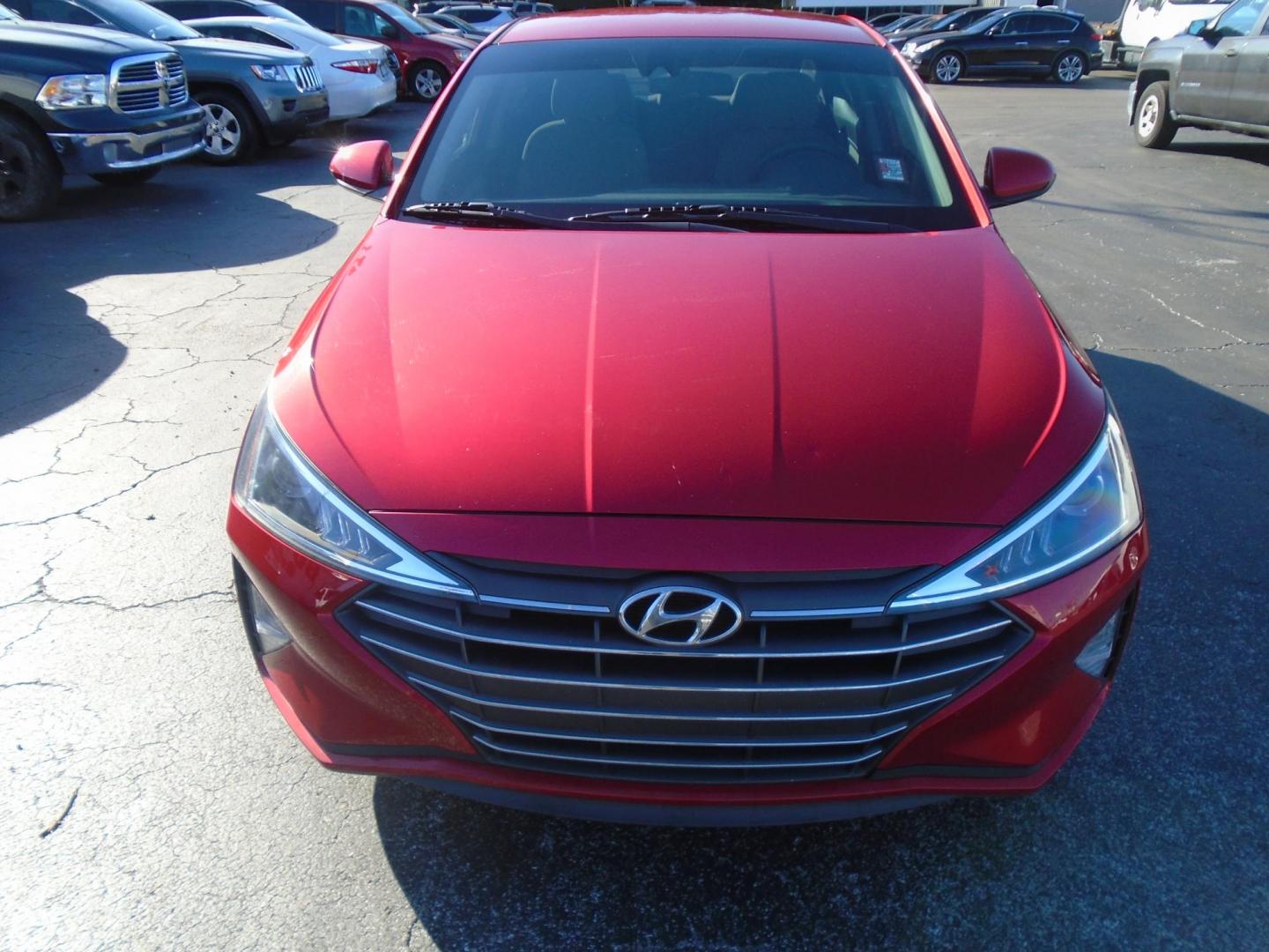 2020 Hyundai Elantra Limited (5NPD84LFXLH) with an 1.8L L4 DOHC 16V engine, 6A transmission, located at 6112 N Florida Avenue, Tampa, FL, 33604, (888) 521-5131, 27.954929, -82.459534 - Photo#2