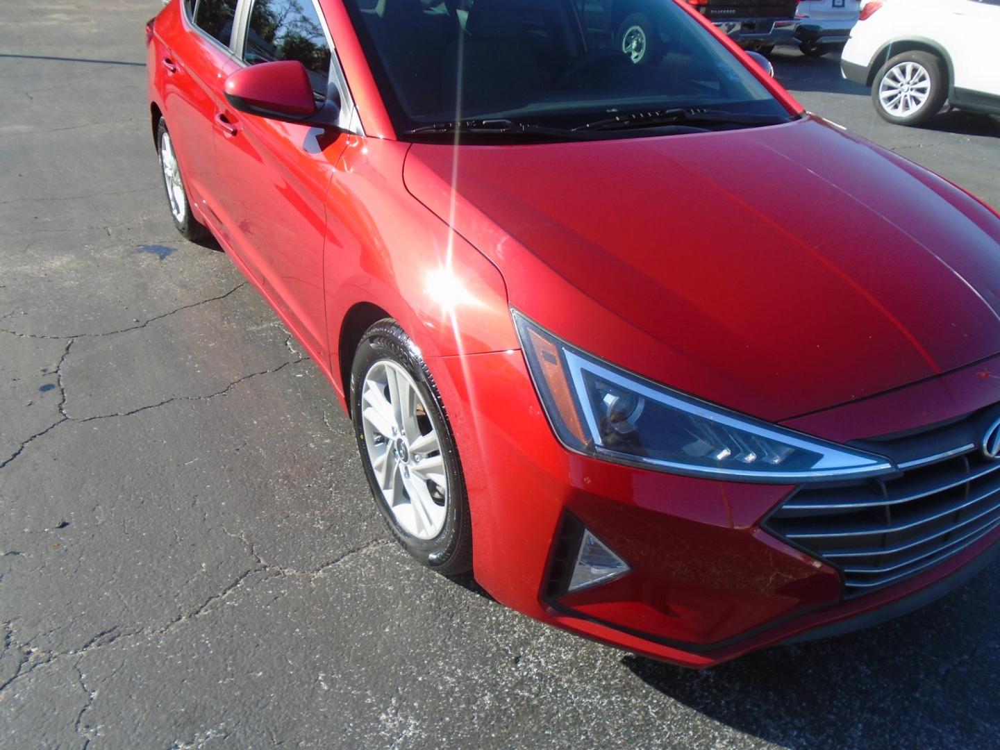 2020 Hyundai Elantra Limited (5NPD84LFXLH) with an 1.8L L4 DOHC 16V engine, 6A transmission, located at 6112 N Florida Avenue, Tampa, FL, 33604, (888) 521-5131, 27.954929, -82.459534 - Photo#5