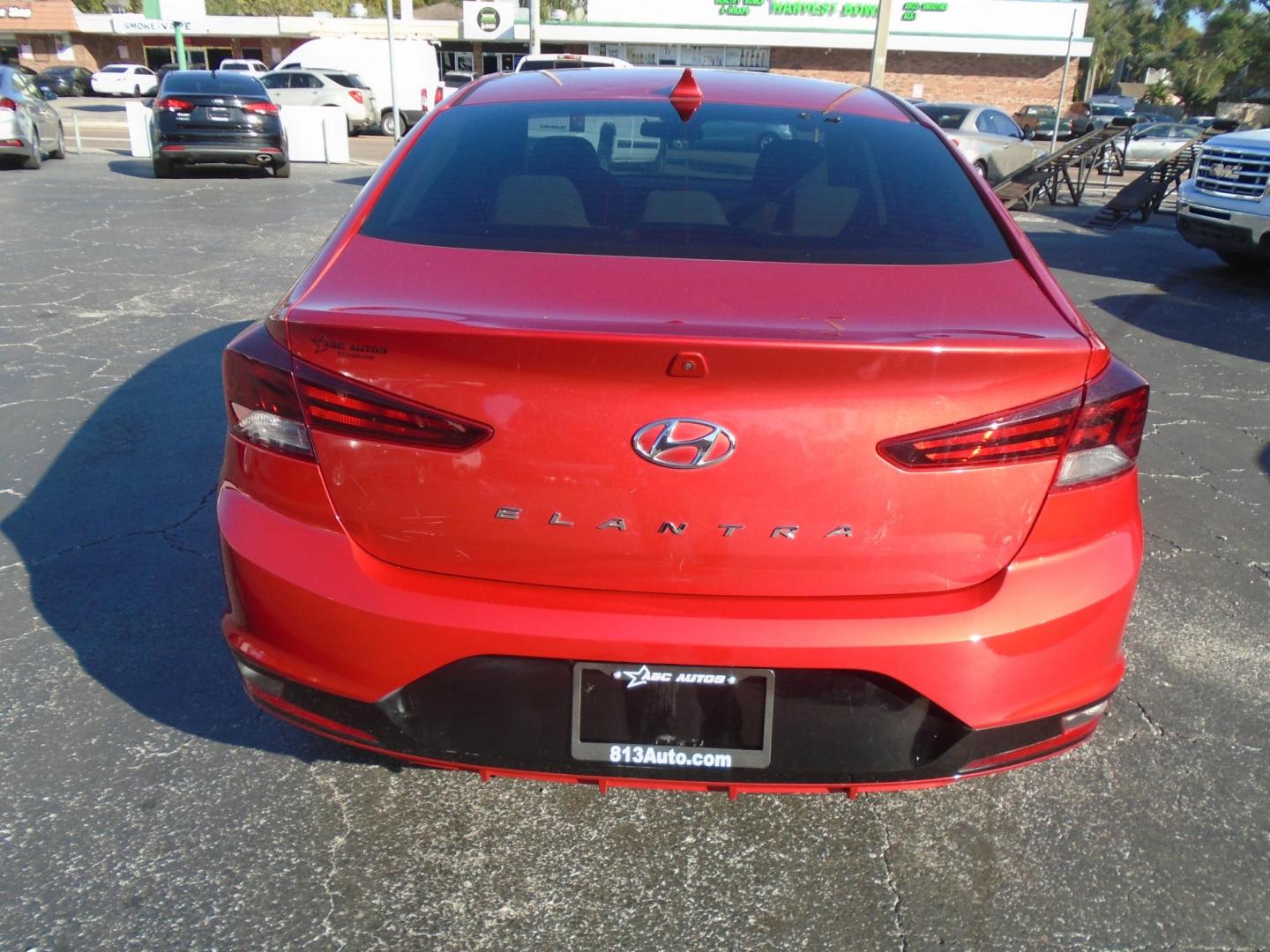 2020 Hyundai Elantra Limited (5NPD84LFXLH) with an 1.8L L4 DOHC 16V engine, 6A transmission, located at 6112 N Florida Avenue, Tampa, FL, 33604, (888) 521-5131, 27.954929, -82.459534 - Photo#7