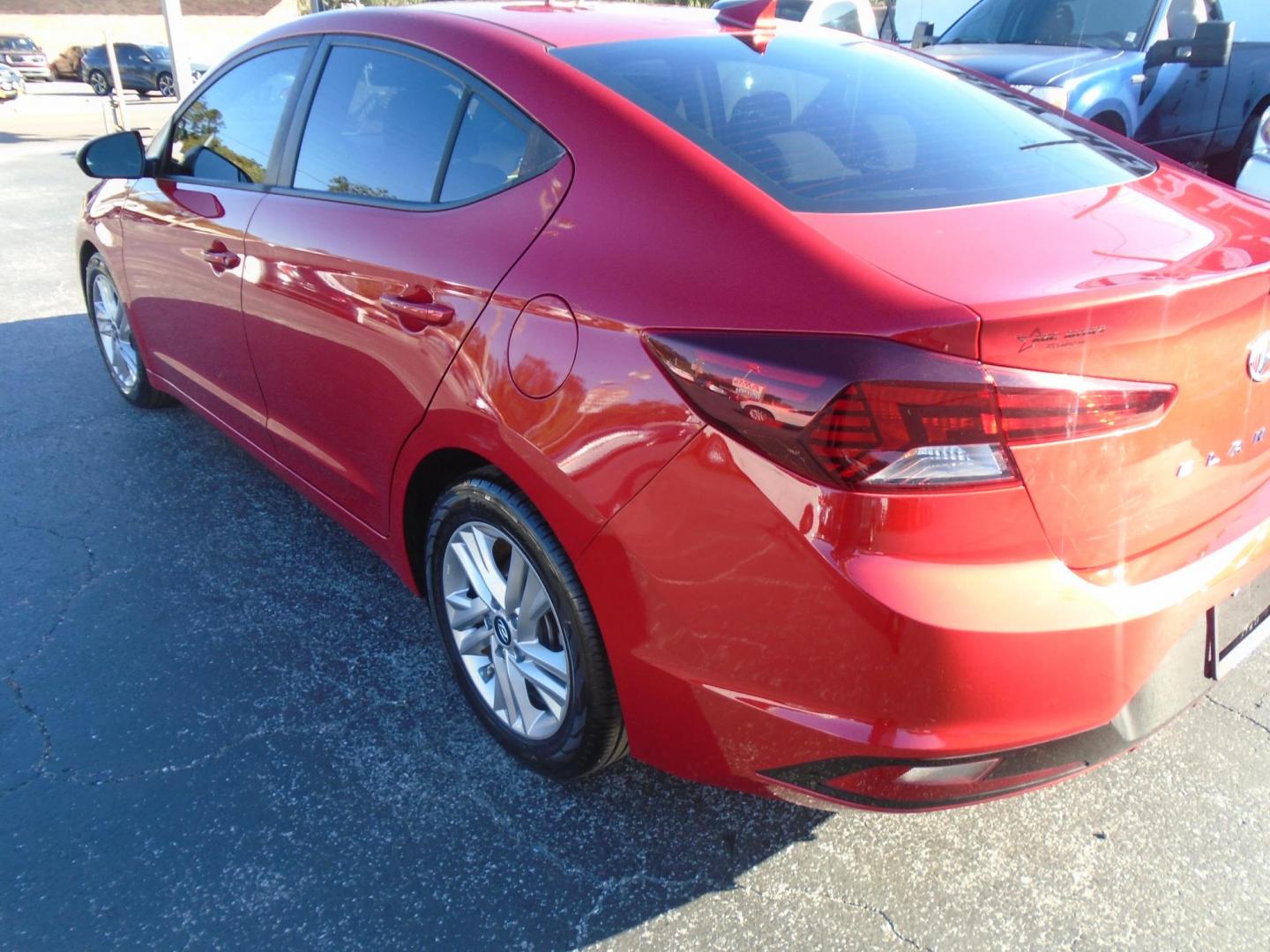 2020 Hyundai Elantra Limited (5NPD84LFXLH) with an 1.8L L4 DOHC 16V engine, 6A transmission, located at 6112 N Florida Avenue, Tampa, FL, 33604, (888) 521-5131, 27.954929, -82.459534 - Photo#9