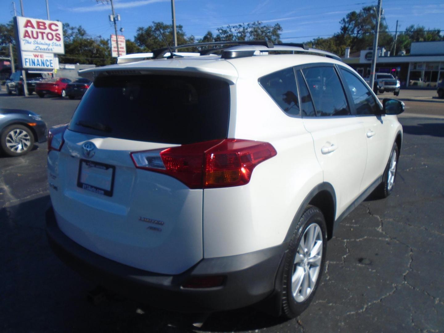 2014 Toyota RAV4 Limited AWD (2T3DFREV7EW) with an 2.5L L4 DOHC 16V engine, 6-Speed Automatic transmission, located at 6112 N Florida Avenue, Tampa, FL, 33604, (888) 521-5131, 27.954929, -82.459534 - Photo#3