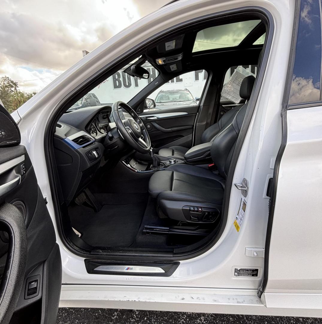 2017 BMW X1 sDrive28i (WBXHU7C37HP) with an 2.0L L4 DOHC 16V engine, 8A transmission, located at 6112 N Florida Avenue, Tampa, FL, 33604, (888) 521-5131, 27.954929, -82.459534 - Photo#6