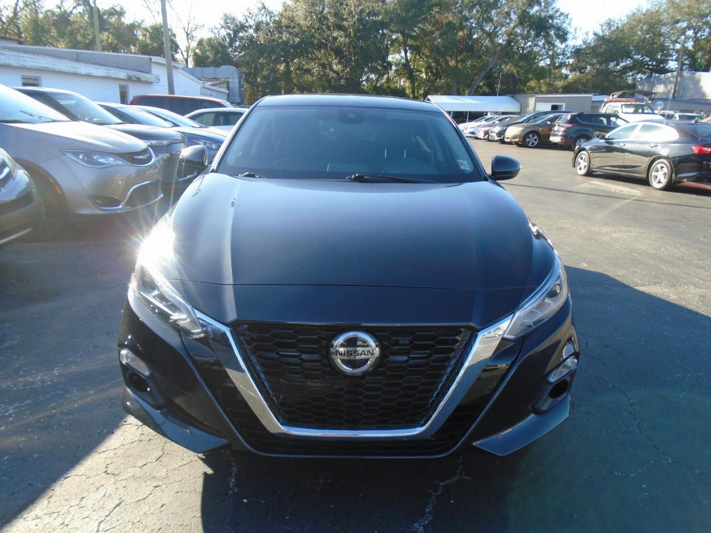 2022 Nissan Altima 2.5 SV (1N4BL4DV9NN) with an 2.5L L4 DOHC 16V engine, CVT transmission, located at 6112 N Florida Avenue, Tampa, FL, 33604, (888) 521-5131, 27.954929, -82.459534 - Photo#1