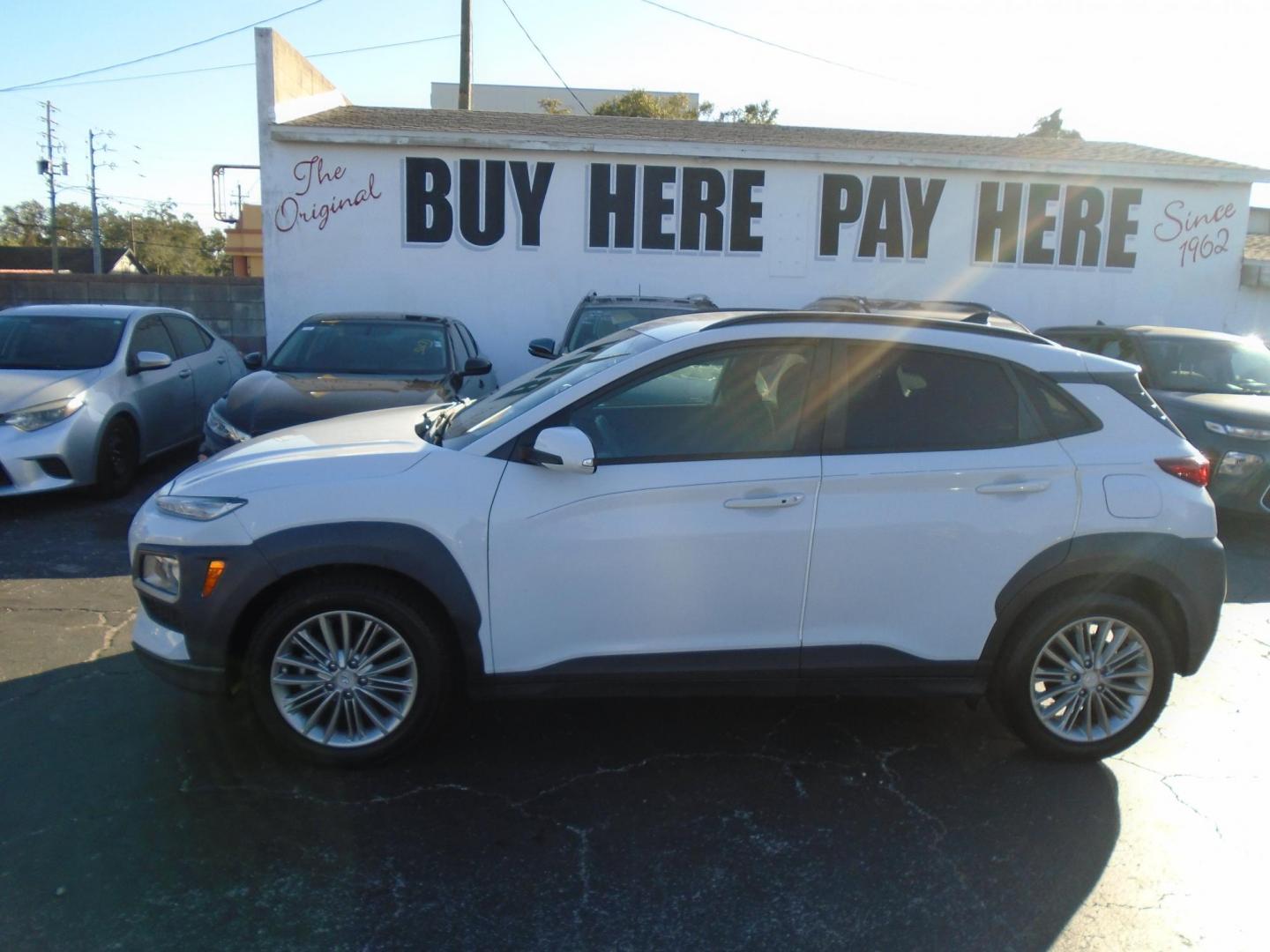 2018 Hyundai Kona SEL (KM8K22AA4JU) with an 2.0L L4 DOHC 16V engine, 6A transmission, located at 6112 N Florida Avenue, Tampa, FL, 33604, (888) 521-5131, 27.954929, -82.459534 - Photo#0