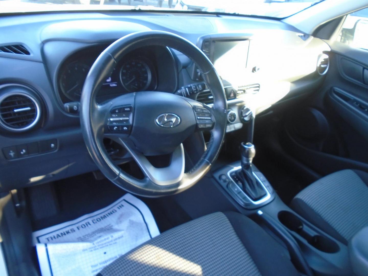 2018 Hyundai Kona SEL (KM8K22AA4JU) with an 2.0L L4 DOHC 16V engine, 6A transmission, located at 6112 N Florida Avenue, Tampa, FL, 33604, (888) 521-5131, 27.954929, -82.459534 - Photo#10