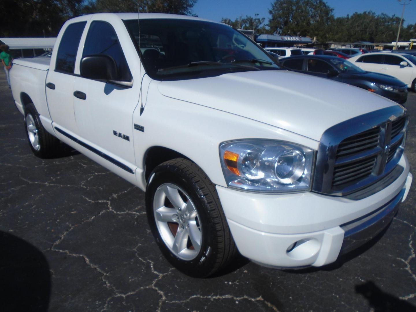 2008 Dodge Ram 1500 Laramie Quad Cab 2WD (1D7HA182X8S) with an 5.7L V8 OHV 16V engine, located at 6112 N Florida Avenue, Tampa, FL, 33604, (888) 521-5131, 27.954929, -82.459534 - Photo#2