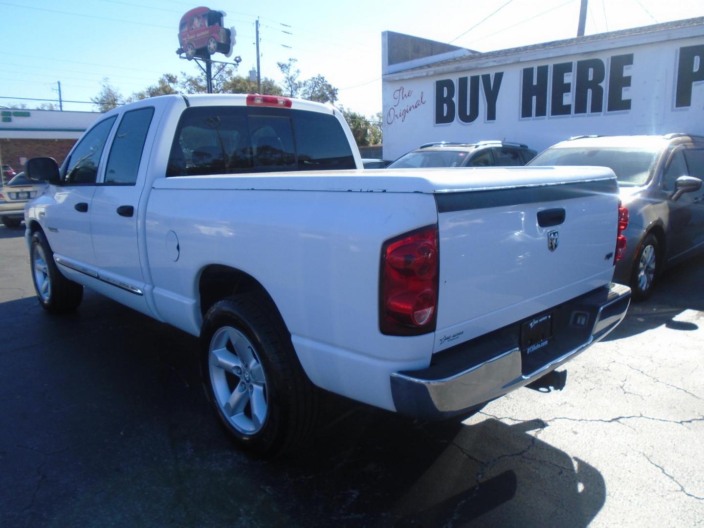 2008 Dodge Ram 1500 Laramie Quad Cab 2WD (1D7HA182X8S) with an 5.7L V8 OHV 16V engine, located at 6112 N Florida Avenue, Tampa, FL, 33604, (888) 521-5131, 27.954929, -82.459534 - Photo#4