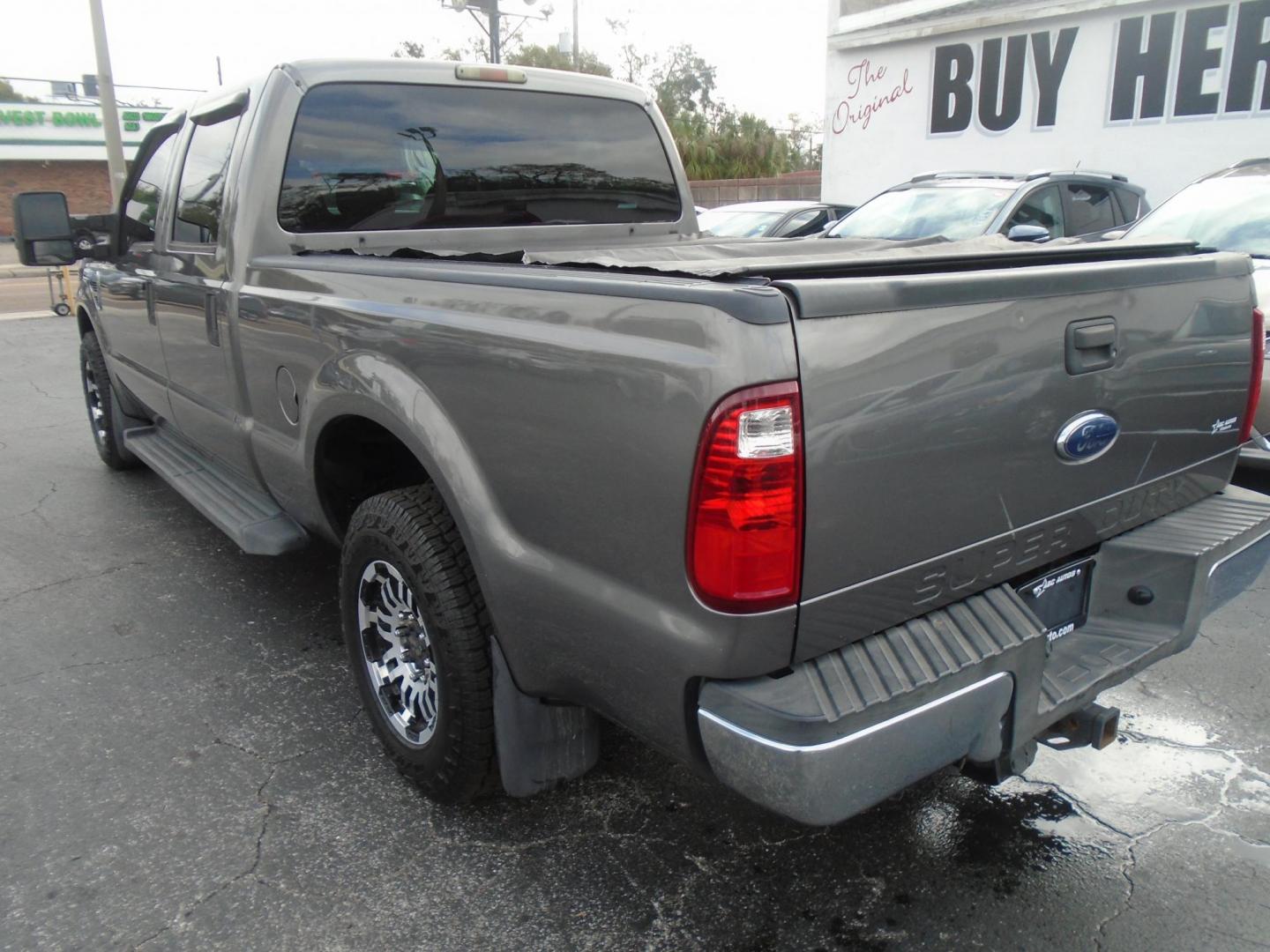 2010 Ford F-250 SD Lariat Crew Cab 2WD (1FTSW2A52AE) with an 5.4L V8 SOHC 16V engine, located at 6112 N Florida Avenue, Tampa, FL, 33604, (888) 521-5131, 27.954929, -82.459534 - Photo#4