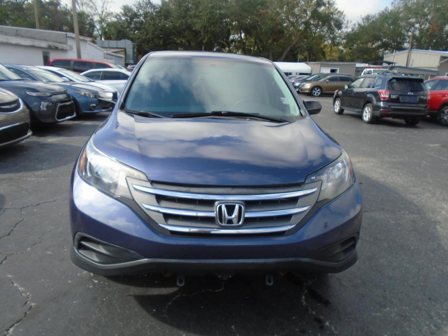 2014 Honda CR-V LX 2WD 5-Speed AT (3CZRM3H30EG) with an 2.4L L4 DOHC 16V engine, 5-Speed Automatic transmission, located at 6112 N Florida Avenue, Tampa, FL, 33604, (888) 521-5131, 27.954929, -82.459534 - Photo#1