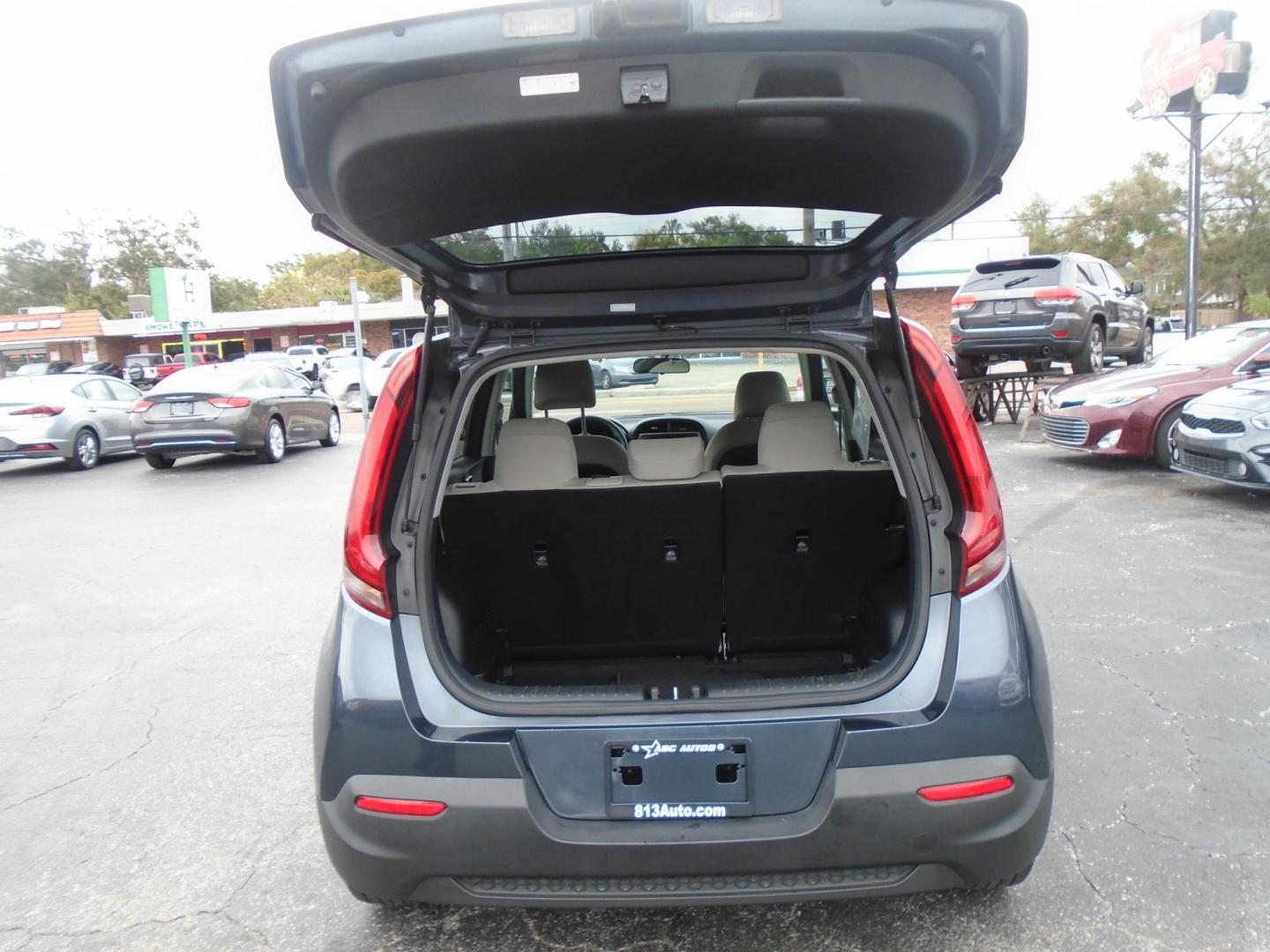 2020 Kia Soul S (KNDJ23AU8L7) with an 2.0L L4 DOHC 16V engine, CVT transmission, located at 6112 N Florida Avenue, Tampa, FL, 33604, (888) 521-5131, 27.954929, -82.459534 - Photo#9