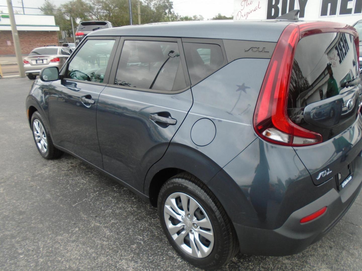 2020 Kia Soul S (KNDJ23AU8L7) with an 2.0L L4 DOHC 16V engine, CVT transmission, located at 6112 N Florida Avenue, Tampa, FL, 33604, (888) 521-5131, 27.954929, -82.459534 - Photo#11