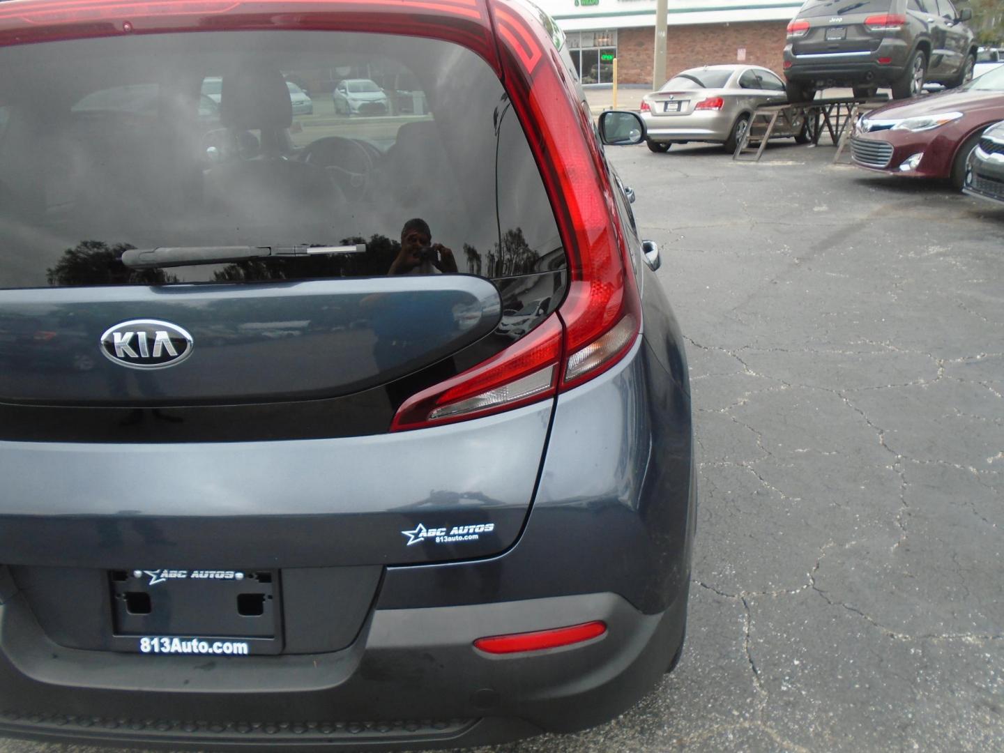 2020 Kia Soul S (KNDJ23AU8L7) with an 2.0L L4 DOHC 16V engine, CVT transmission, located at 6112 N Florida Avenue, Tampa, FL, 33604, (888) 521-5131, 27.954929, -82.459534 - Photo#7