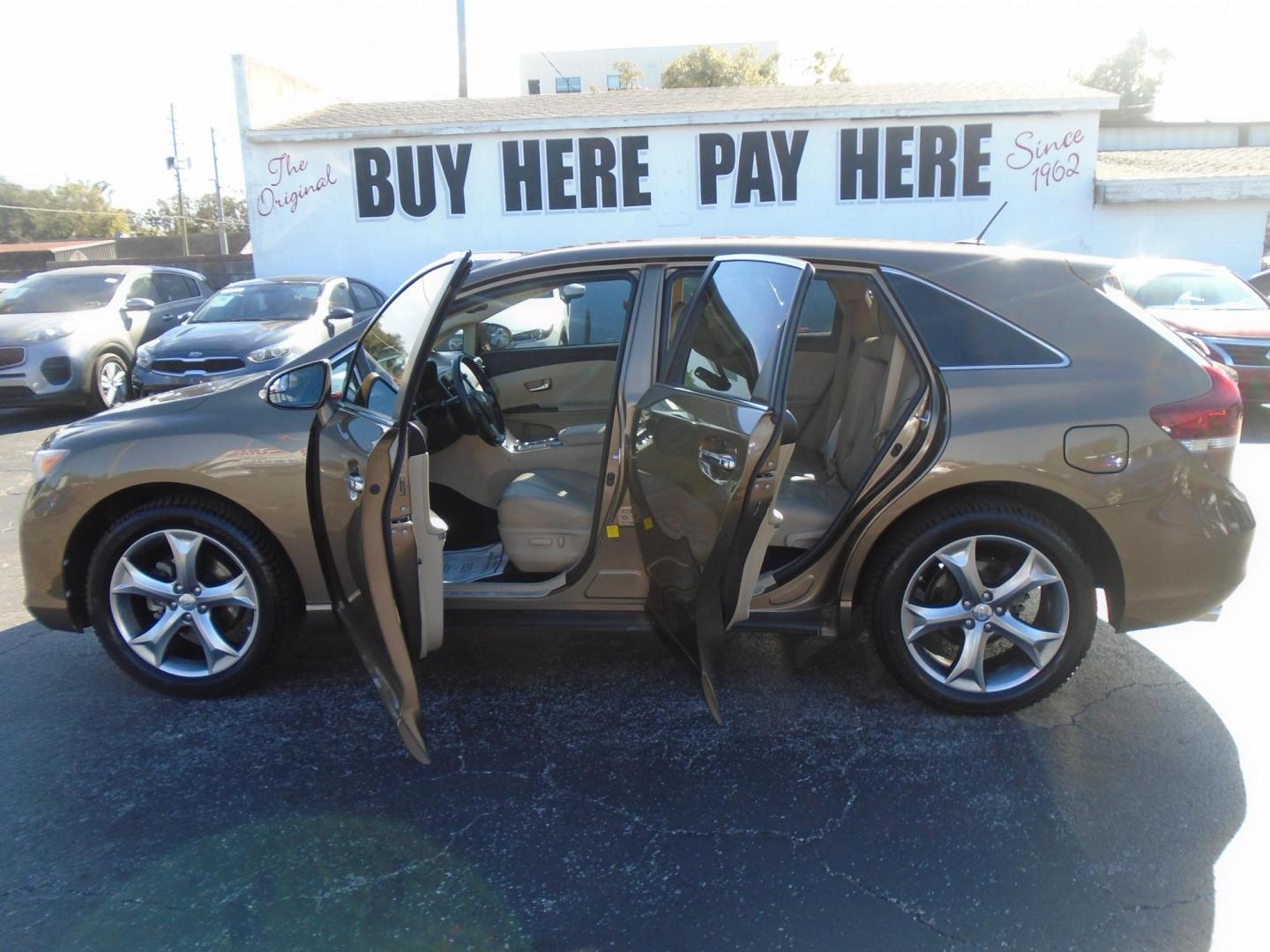 2013 Toyota Venza LE V6 FWD (4T3ZK3BB2DU) with an 3.5L V6 DOHC 24V engine, 6-Speed Automatic transmission, located at 6112 N Florida Avenue, Tampa, FL, 33604, (888) 521-5131, 27.954929, -82.459534 - Photo#13