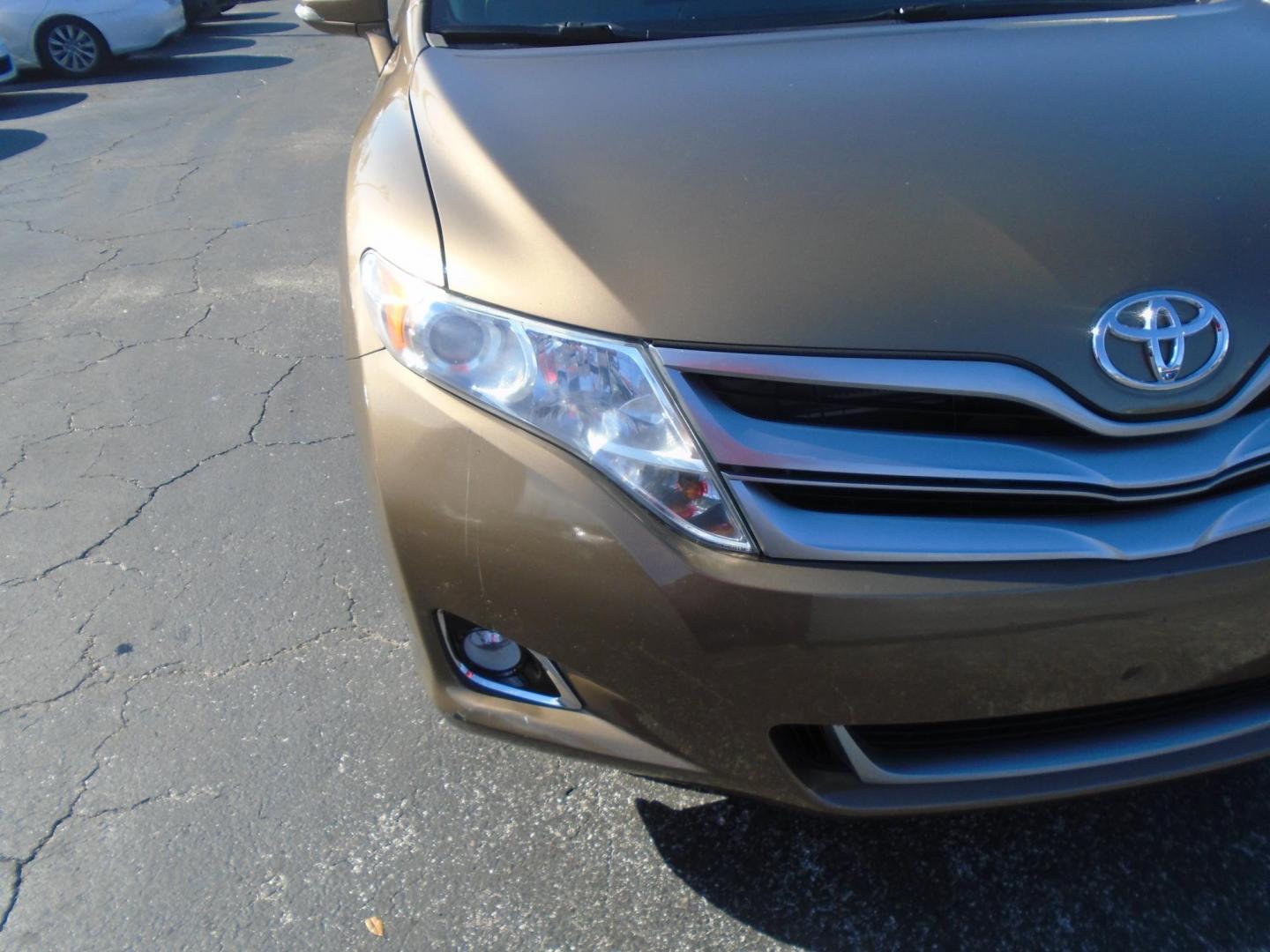 2013 Toyota Venza LE V6 FWD (4T3ZK3BB2DU) with an 3.5L V6 DOHC 24V engine, 6-Speed Automatic transmission, located at 6112 N Florida Avenue, Tampa, FL, 33604, (888) 521-5131, 27.954929, -82.459534 - Photo#9