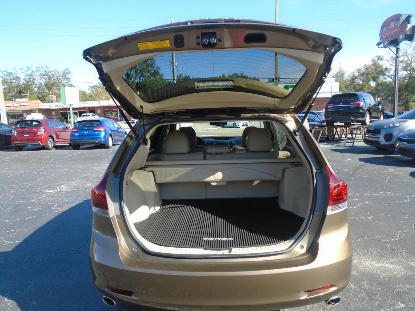 2013 Toyota Venza LE V6 FWD (4T3ZK3BB2DU) with an 3.5L V6 DOHC 24V engine, 6-Speed Automatic transmission, located at 6112 N Florida Avenue, Tampa, FL, 33604, (888) 521-5131, 27.954929, -82.459534 - Photo#8