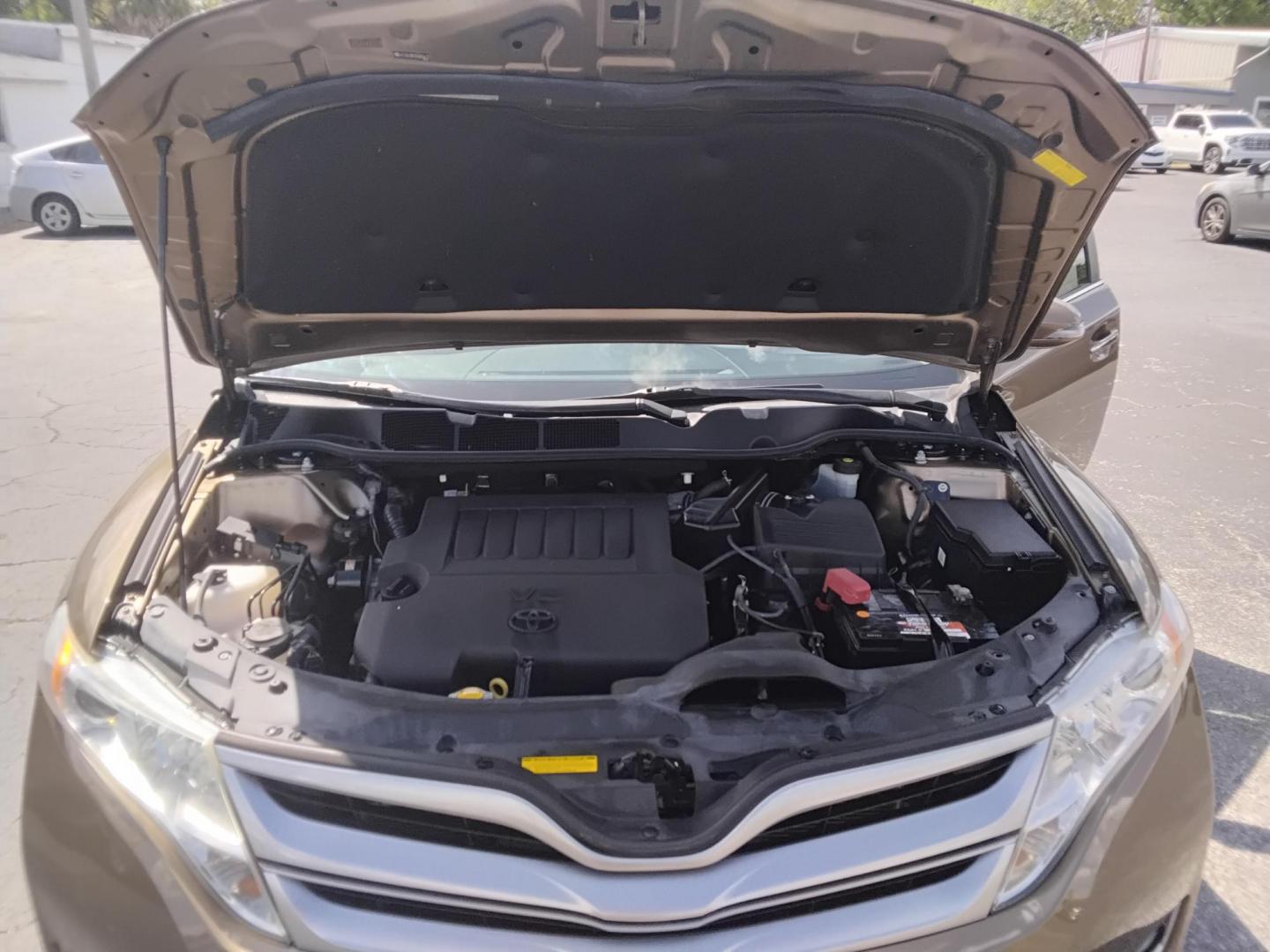 2013 GOLD /Beige Toyota Venza LE V6 FWD (4T3ZK3BB2DU) with an 3.5L V6 DOHC 24V engine, 6-Speed Automatic transmission, located at 6112 N Florida Avenue, Tampa, FL, 33604, (888) 521-5131, 27.954929, -82.459534 - $499 DOWN PLUS TAX & TAG. - Photo#8