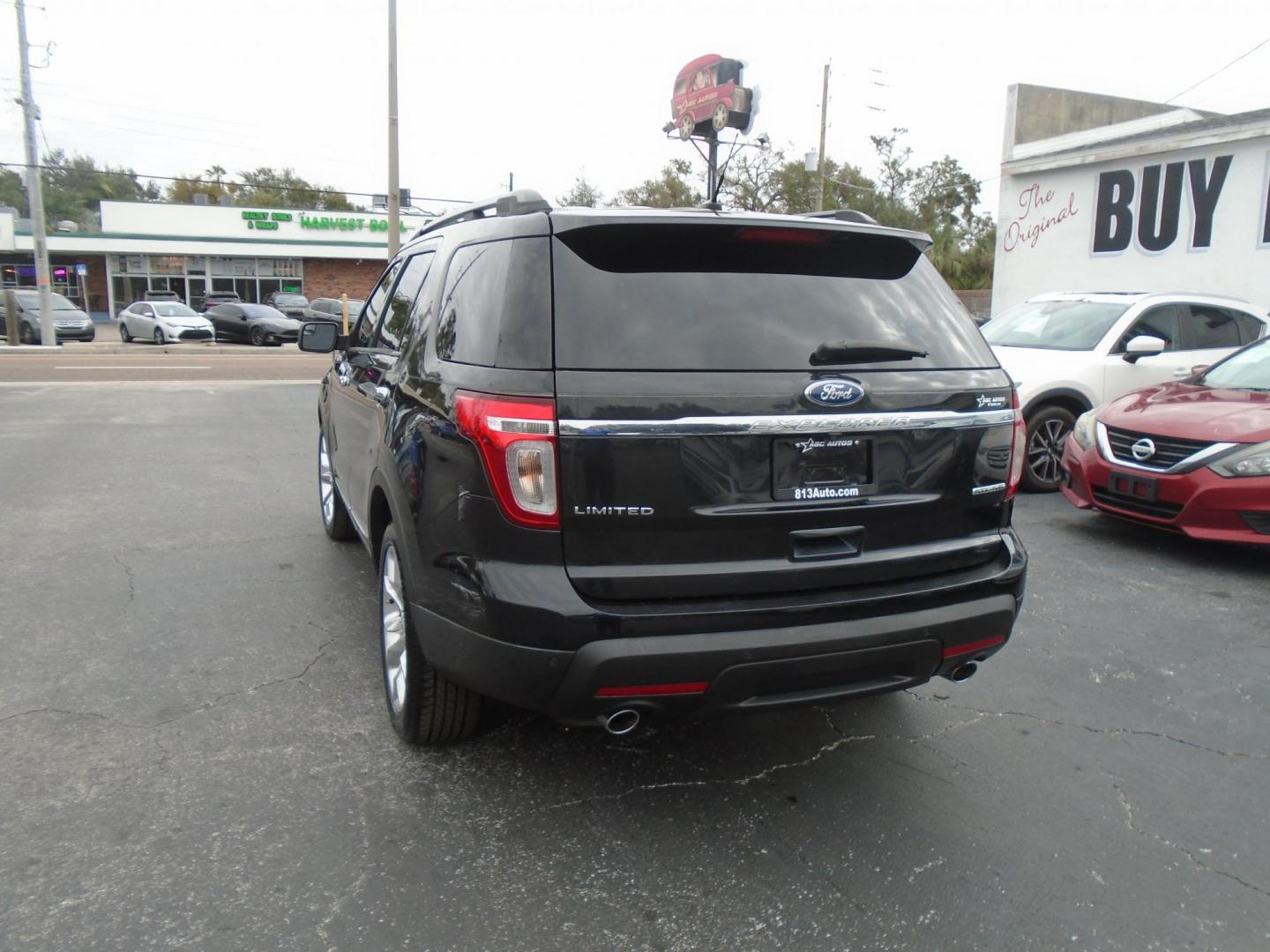 2015 Ford Explorer Limited FWD (1FM5K7F82FG) with an 3.5L V6 DOHC 24V engine, 6-Speed Automatic transmission, located at 6112 N Florida Avenue, Tampa, FL, 33604, (888) 521-5131, 27.954929, -82.459534 - Photo#4