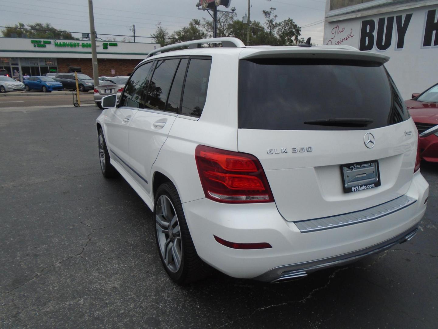 2015 Mercedes-Benz GLK-Class GLK350 (WDCGG5HB1FG) with an 3.5L V6 DOHC 24V engine, 7-Speed Automatic transmission, located at 6112 N Florida Avenue, Tampa, FL, 33604, (888) 521-5131, 27.954929, -82.459534 - Photo#6