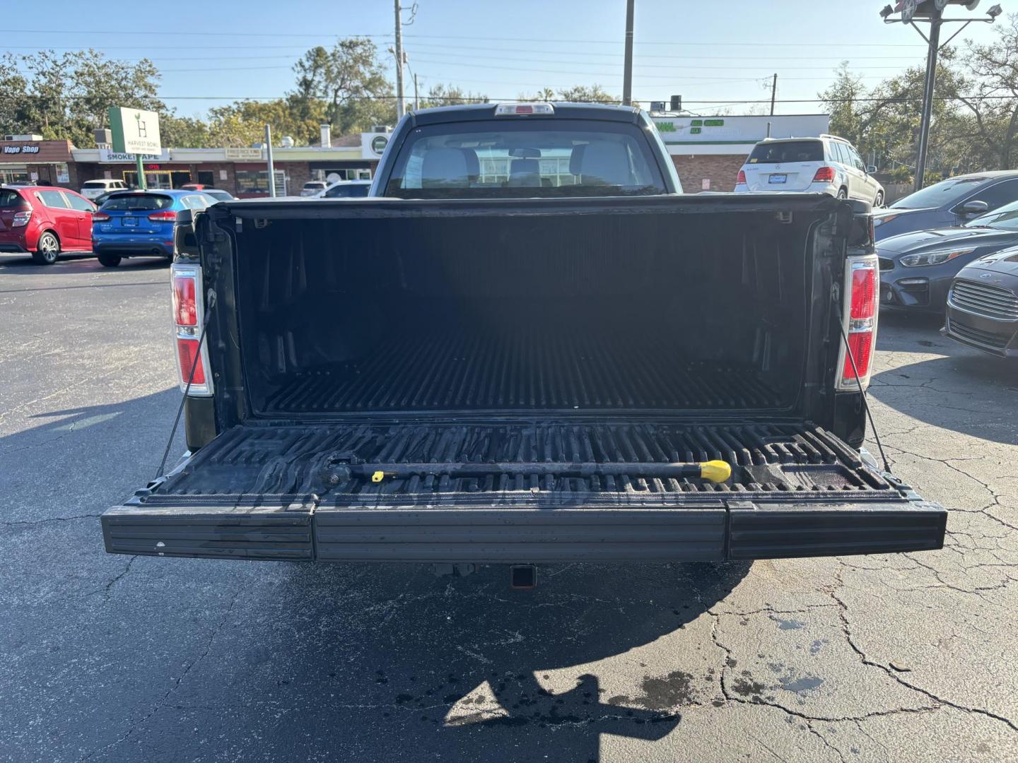 2014 Ford F-150 XL SuperCab 8-ft. Bed 2WD (1FTFX1CT5EK) with an 3.5L V6 TURBO engine, 6-Speed Automatic transmission, located at 6112 N Florida Avenue, Tampa, FL, 33604, (888) 521-5131, 27.954929, -82.459534 - Photo#3