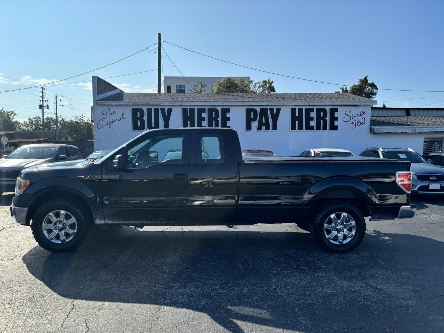 2014 Ford F-150 XL SuperCab 8-ft. Bed 2WD (1FTFX1CT5EK) with an 3.5L V6 TURBO engine, 6-Speed Automatic transmission, located at 6112 N Florida Avenue, Tampa, FL, 33604, (888) 521-5131, 27.954929, -82.459534 - Photo#0