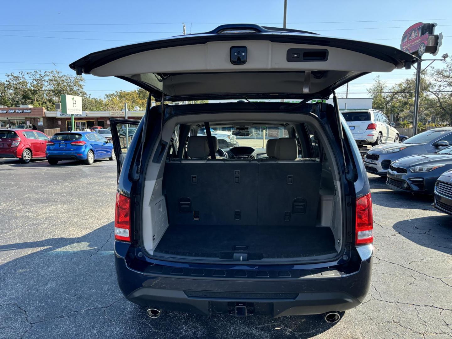 2012 Honda Pilot EX-L 2WD 5-Spd AT (5FNYF3H56CB) with an 3.5L V6 SOHC 24V engine, 5-Speed Automatic transmission, located at 6112 N Florida Avenue, Tampa, FL, 33604, (888) 521-5131, 27.954929, -82.459534 - Photo#3