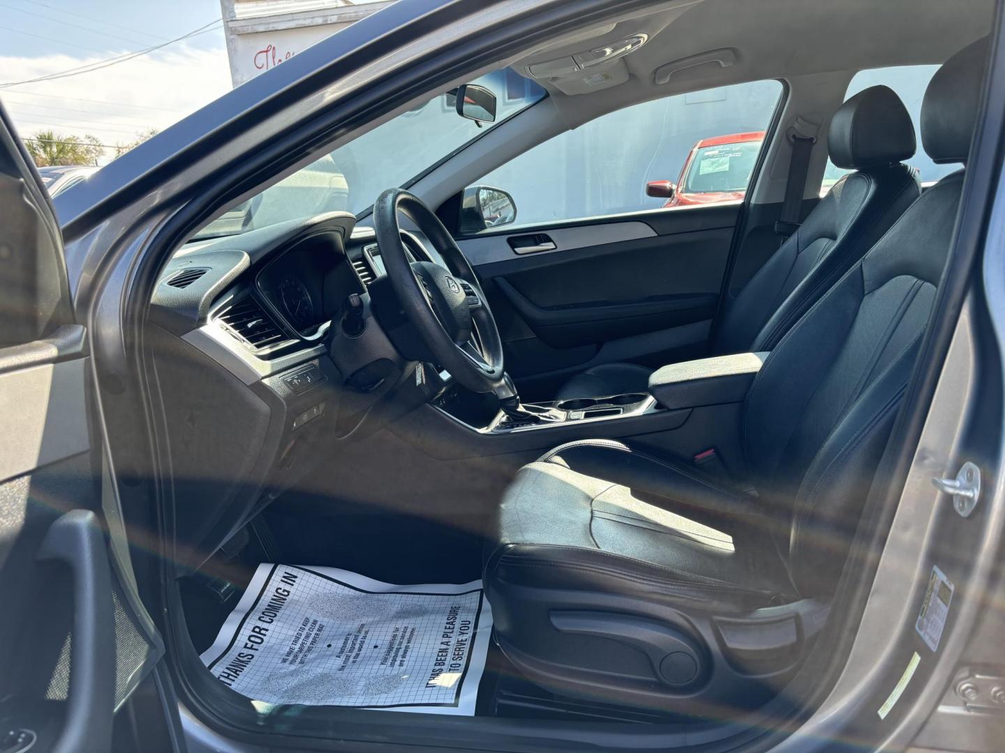 2019 Hyundai Sonata SE (5NPE24AF9KH) with an 2.4L L4 DOHC 16V engine, 7A transmission, located at 6112 N Florida Avenue, Tampa, FL, 33604, (888) 521-5131, 27.954929, -82.459534 - Photo#4