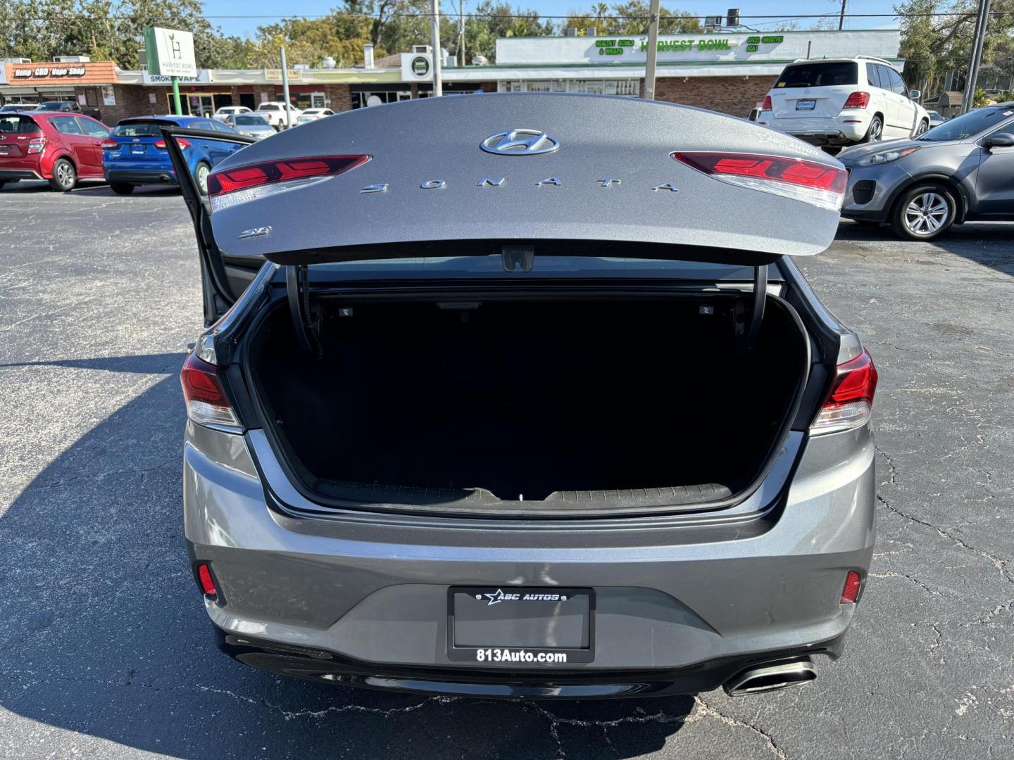 2019 Hyundai Sonata SE (5NPE24AF9KH) with an 2.4L L4 DOHC 16V engine, 7A transmission, located at 6112 N Florida Avenue, Tampa, FL, 33604, (888) 521-5131, 27.954929, -82.459534 - Photo#3