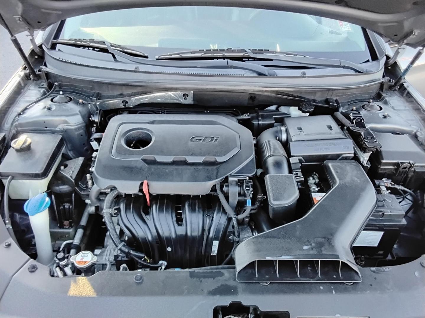 2019 GRAY /Black Hyundai Sonata SE (5NPE24AF9KH) with an 2.4L L4 DOHC 16V engine, 7A transmission, located at 6112 N Florida Avenue, Tampa, FL, 33604, (888) 521-5131, 27.954929, -82.459534 - $499 down plus tax & tag. - Photo#9