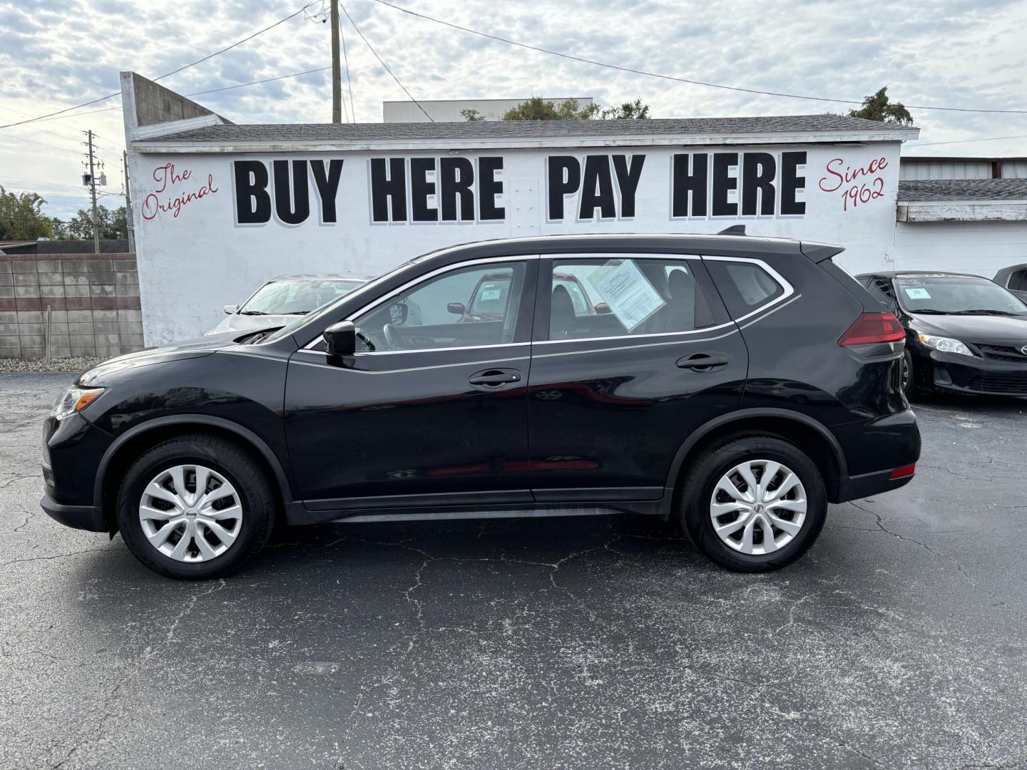 2020 Nissan Rogue SL FWD (KNMAT2MT2LP) with an 2.5L L4 DOHC 16V engine, CVT transmission, located at 6112 N Florida Avenue, Tampa, FL, 33604, (888) 521-5131, 27.954929, -82.459534 - Photo#0