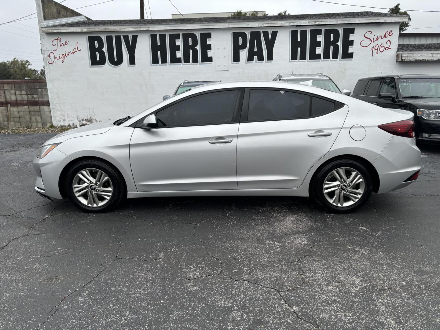 2019 Hyundai Elantra Limited (5NPD84LF6KH) with an 1.8L L4 DOHC 16V engine, 6A transmission, located at 6112 N Florida Avenue, Tampa, FL, 33604, (888) 521-5131, 27.954929, -82.459534 - Photo#0