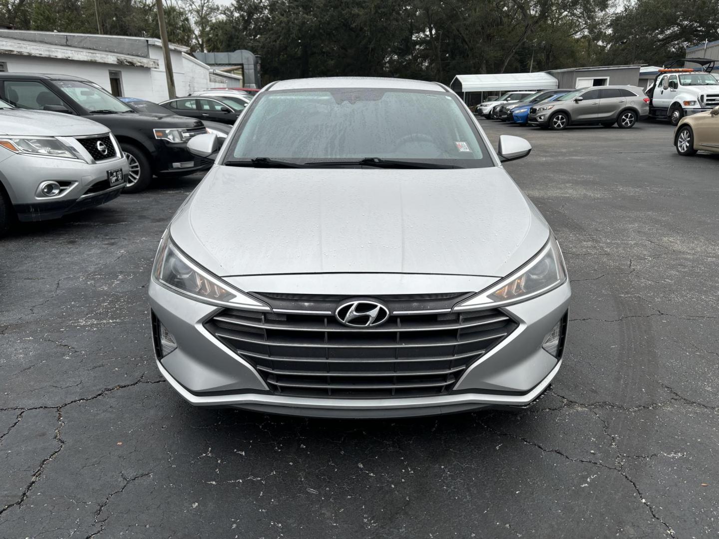 2019 Hyundai Elantra Limited (5NPD84LF6KH) with an 1.8L L4 DOHC 16V engine, 6A transmission, located at 6112 N Florida Avenue, Tampa, FL, 33604, (888) 521-5131, 27.954929, -82.459534 - Photo#1