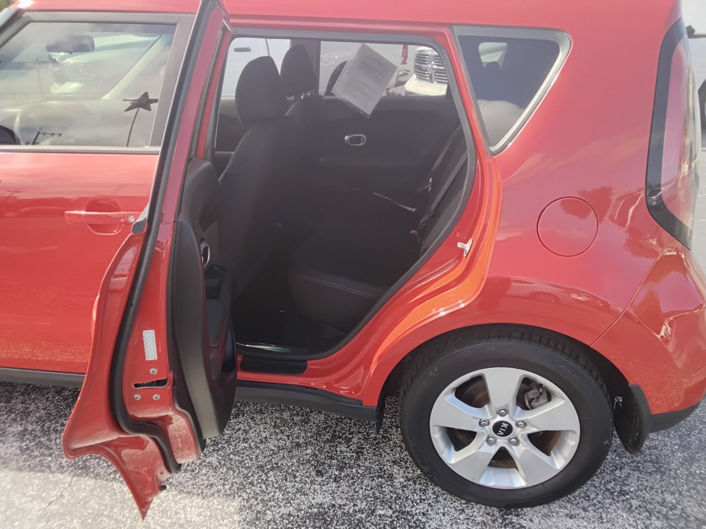 2019 RED /Black Kia Soul Base 6M (KNDJN2A20K7) with an 1.6L L4 DOHC 16V engine, 6M transmission, located at 6112 N Florida Avenue, Tampa, FL, 33604, (888) 521-5131, 27.954929, -82.459534 - $499 down plus tax & tag.- Photo#4