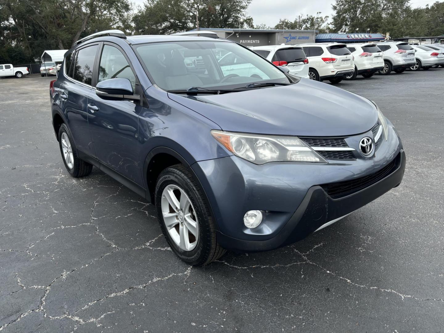 2014 Toyota RAV4 XLE FWD (2T3WFREV1EW) with an 2.5L L4 DOHC 16V engine, 6-Speed Automatic transmission, located at 6112 N Florida Avenue, Tampa, FL, 33604, (888) 521-5131, 27.954929, -82.459534 - Photo#3