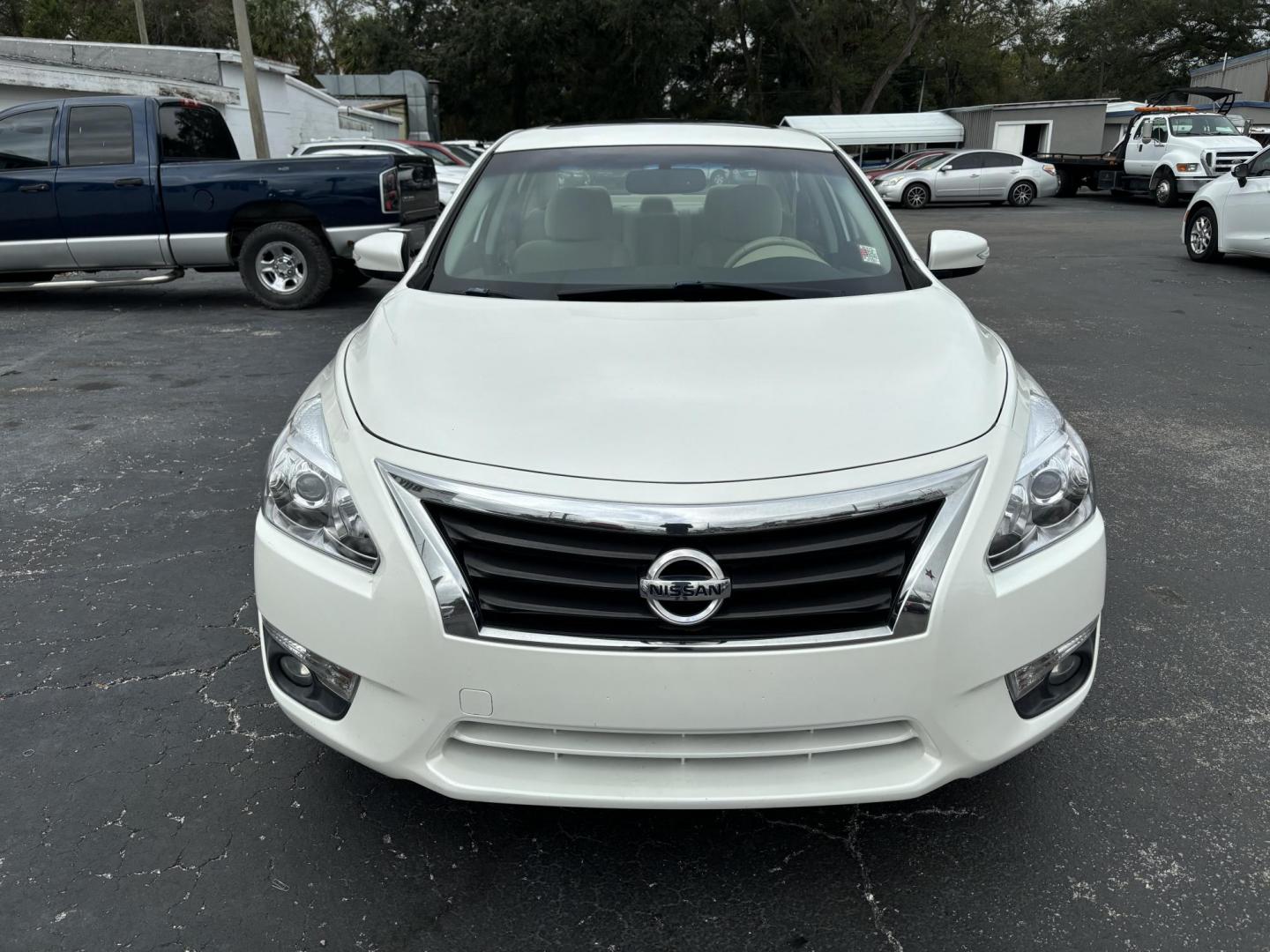 2015 Nissan Altima 2.5 S (1N4AL3AP9FC) with an 2.5L L4 DOHC 16V engine, Continuously Variable Transmission transmission, located at 6112 N Florida Avenue, Tampa, FL, 33604, (888) 521-5131, 27.954929, -82.459534 - Photo#1