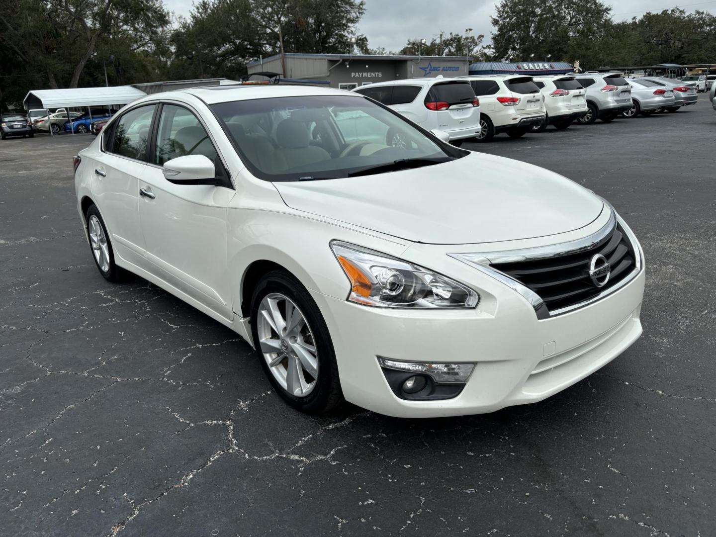 2015 Nissan Altima 2.5 S (1N4AL3AP9FC) with an 2.5L L4 DOHC 16V engine, Continuously Variable Transmission transmission, located at 6112 N Florida Avenue, Tampa, FL, 33604, (888) 521-5131, 27.954929, -82.459534 - Photo#2