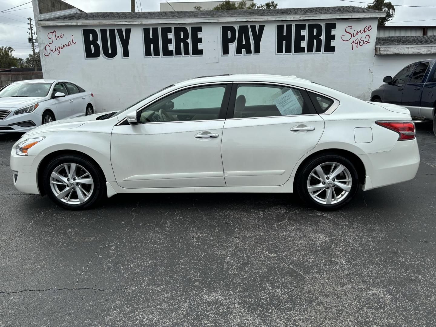 2015 Nissan Altima 2.5 S (1N4AL3AP9FC) with an 2.5L L4 DOHC 16V engine, Continuously Variable Transmission transmission, located at 6112 N Florida Avenue, Tampa, FL, 33604, (888) 521-5131, 27.954929, -82.459534 - Photo#0