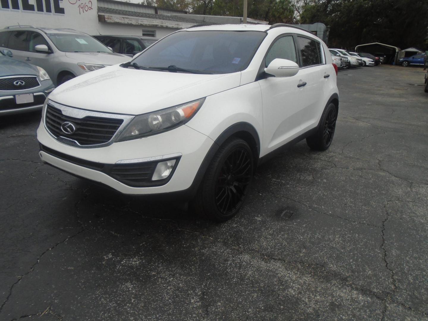 2012 Kia Sportage EX FWD (KNDPC3A26C7) with an 2.4L V6 DOHC 24V engine, 6-Speed Automatic transmission, located at 6112 N Florida Avenue, Tampa, FL, 33604, (888) 521-5131, 27.954929, -82.459534 - Photo#2