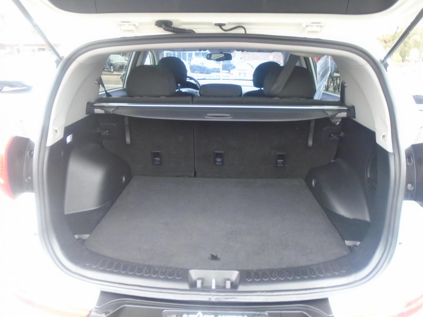 2012 Kia Sportage EX FWD (KNDPC3A26C7) with an 2.4L V6 DOHC 24V engine, 6-Speed Automatic transmission, located at 6112 N Florida Avenue, Tampa, FL, 33604, (888) 521-5131, 27.954929, -82.459534 - Photo#7