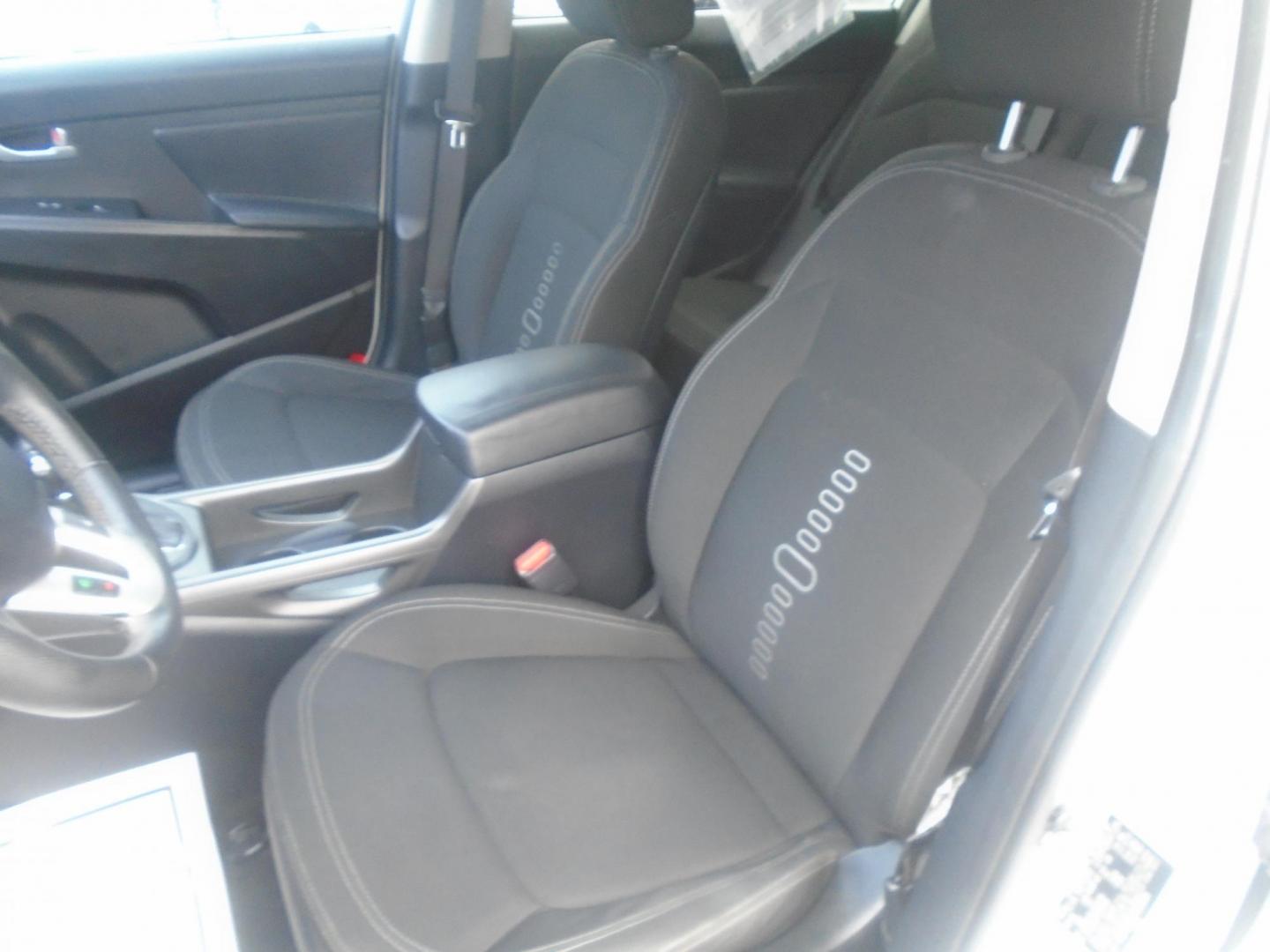 2012 Kia Sportage EX FWD (KNDPC3A26C7) with an 2.4L V6 DOHC 24V engine, 6-Speed Automatic transmission, located at 6112 N Florida Avenue, Tampa, FL, 33604, (888) 521-5131, 27.954929, -82.459534 - Photo#9