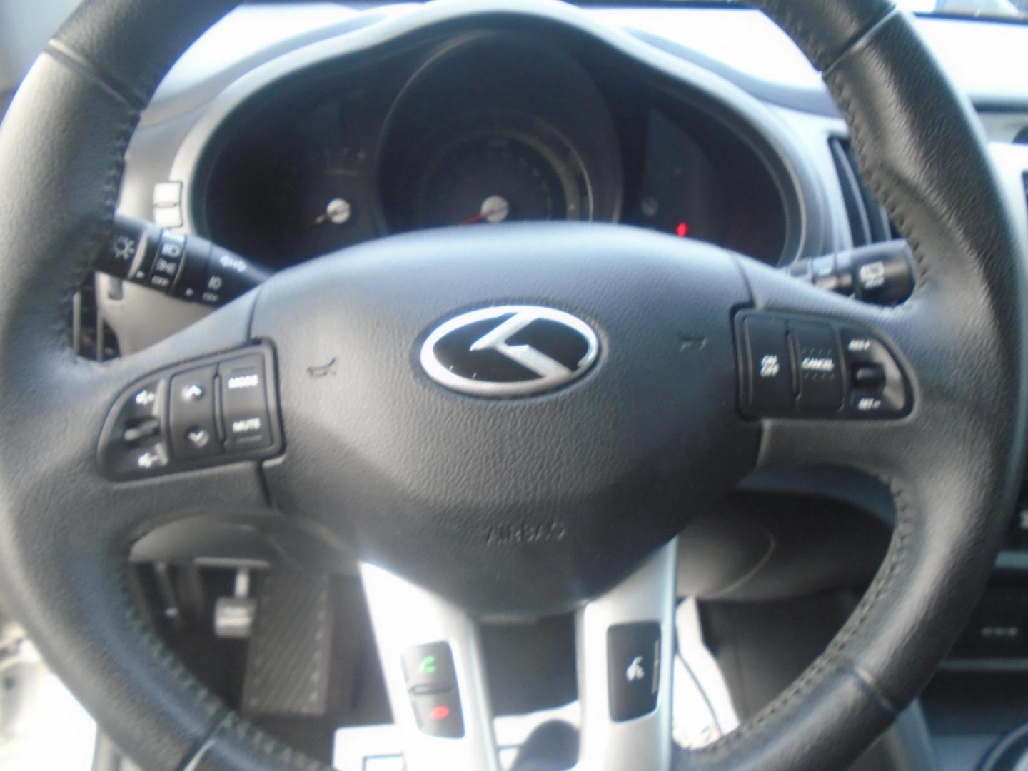 2012 Kia Sportage EX FWD (KNDPC3A26C7) with an 2.4L V6 DOHC 24V engine, 6-Speed Automatic transmission, located at 6112 N Florida Avenue, Tampa, FL, 33604, (888) 521-5131, 27.954929, -82.459534 - Photo#13