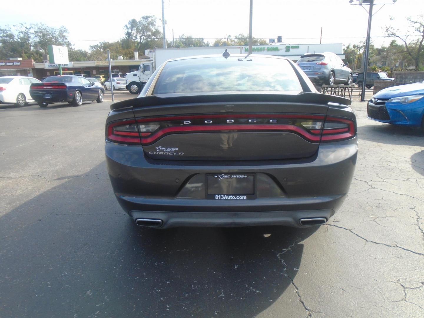 2018 Dodge Charger SXT (2C3CDXHG5JH) with an 3.6L V6 DOHC 24V engine, 8A transmission, located at 6112 N Florida Avenue, Tampa, FL, 33604, (888) 521-5131, 27.954929, -82.459534 - Photo#4