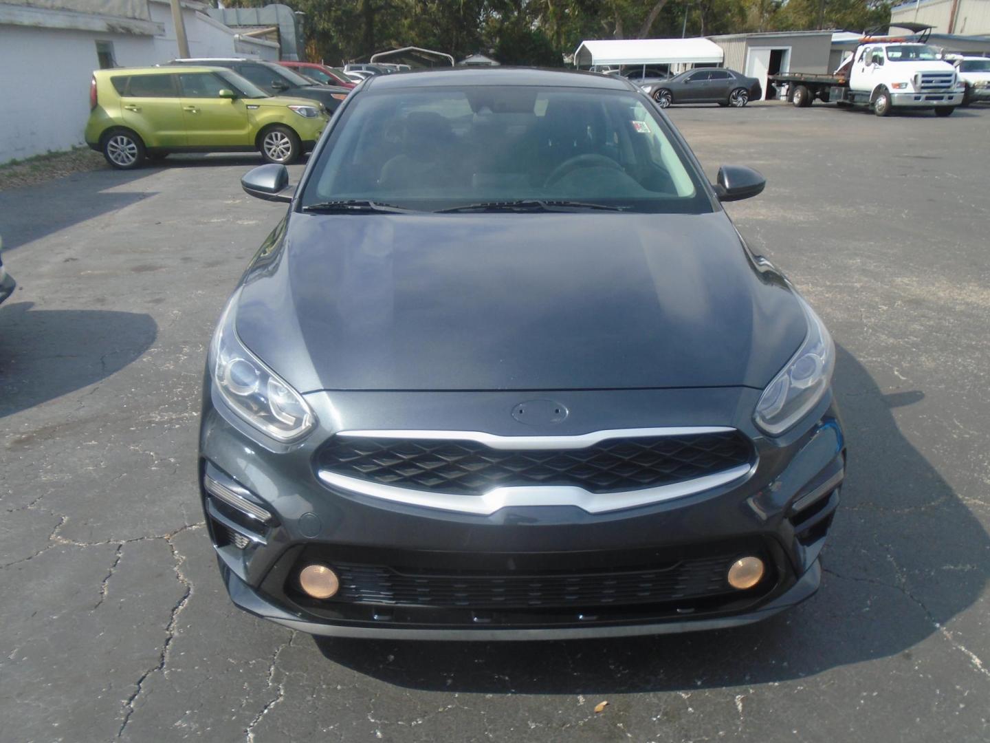 2021 Kia Forte FE (3KPF24AD8ME) with an 2.0L L4 DOHC 16V engine, CVT transmission, located at 6112 N Florida Avenue, Tampa, FL, 33604, (888) 521-5131, 27.954929, -82.459534 - Photo#1