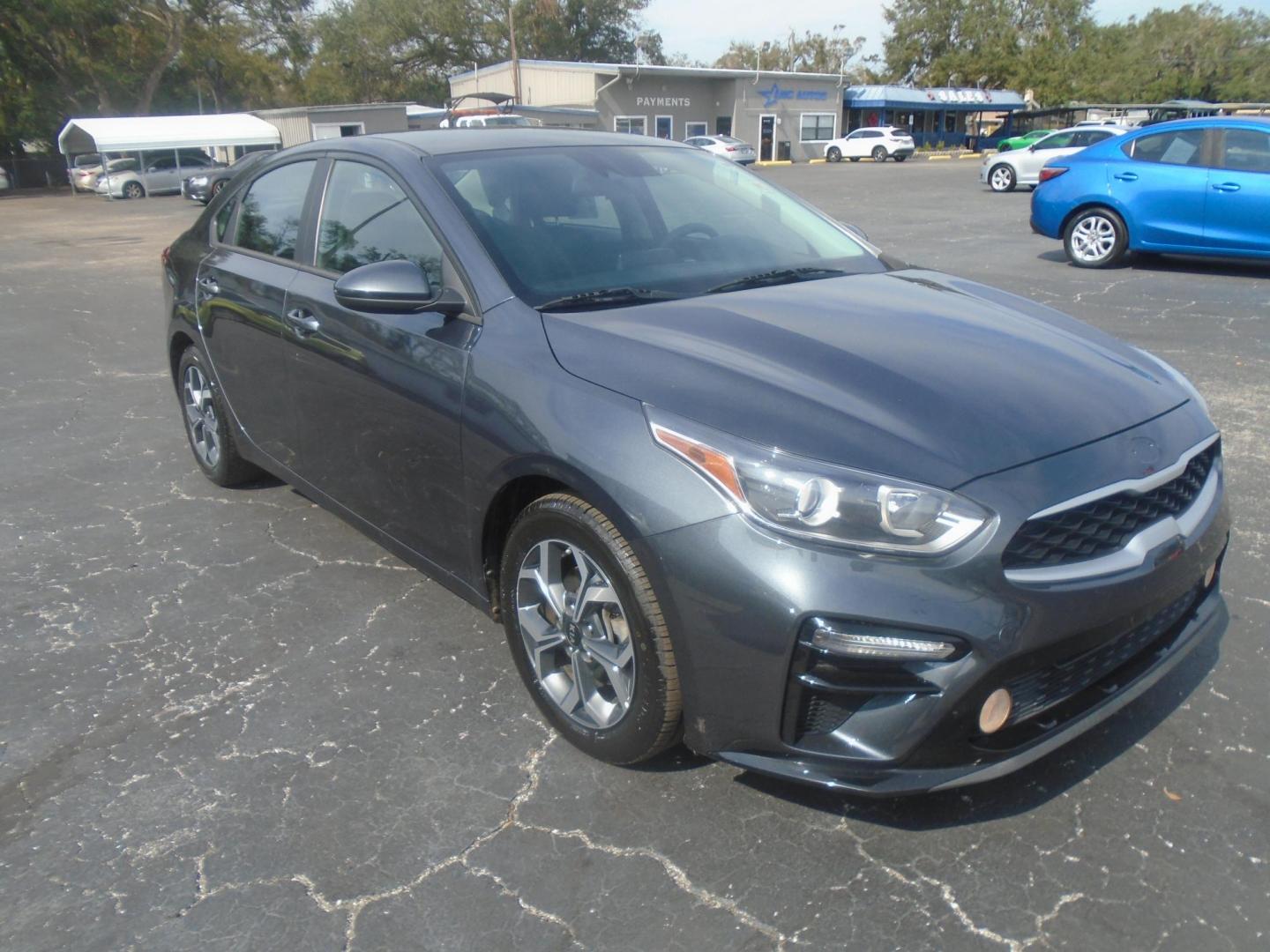 2021 Kia Forte FE (3KPF24AD8ME) with an 2.0L L4 DOHC 16V engine, CVT transmission, located at 6112 N Florida Avenue, Tampa, FL, 33604, (888) 521-5131, 27.954929, -82.459534 - Photo#2