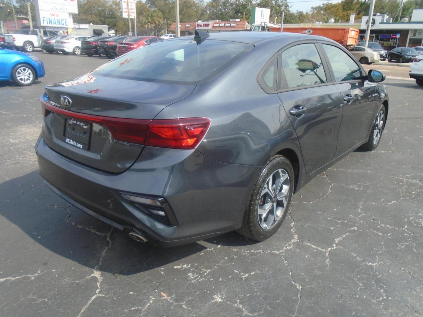 2021 Kia Forte FE (3KPF24AD8ME) with an 2.0L L4 DOHC 16V engine, CVT transmission, located at 6112 N Florida Avenue, Tampa, FL, 33604, (888) 521-5131, 27.954929, -82.459534 - Photo#5