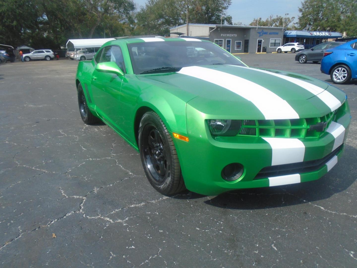 2011 Chevrolet Camaro LS Coupe (2G1FA1EDXB9) with an 3.6L V6 DOHC 24V engine, 6-Speed Automatic transmission, located at 6112 N Florida Avenue, Tampa, FL, 33604, (888) 521-5131, 27.954929, -82.459534 - Photo#5