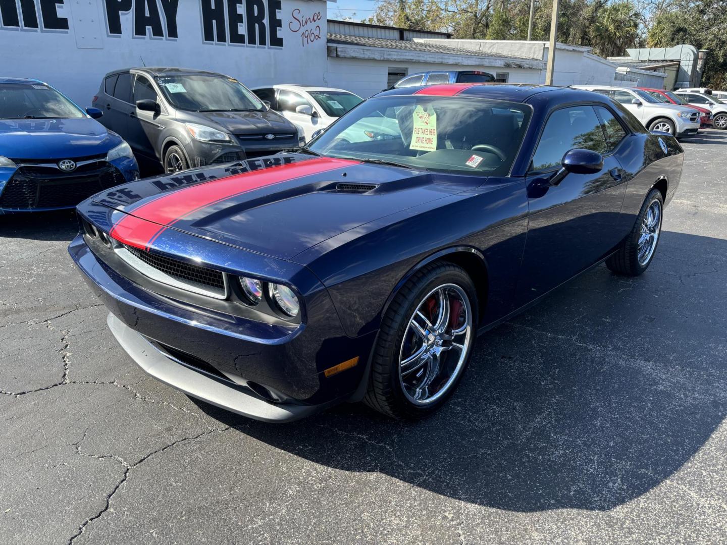 2013 Dodge Challenger SXT (2C3CDYAG5DH) with an 3.6L V6 DOHC 24V engine, 4-Speed Automatic transmission, located at 6112 N Florida Avenue, Tampa, FL, 33604, (888) 521-5131, 27.954929, -82.459534 - Photo#2