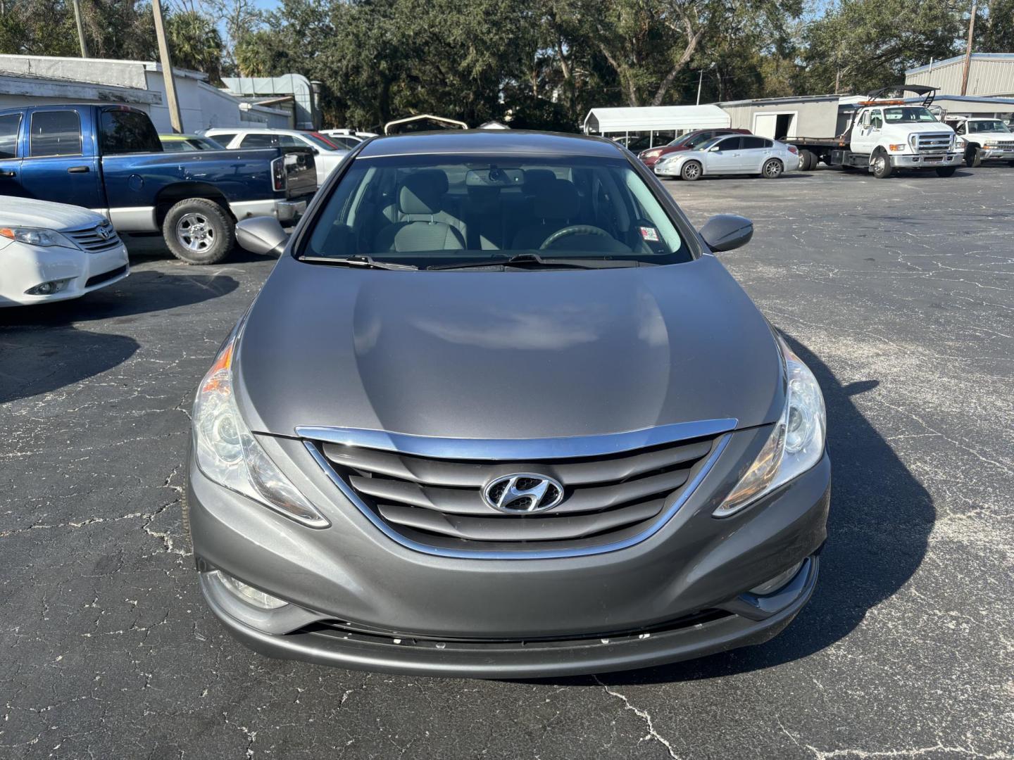 2013 Hyundai Sonata GLS (5NPEB4AC8DH) with an 2.4L L4 DOHC 16V engine, 6-Speed Automatic transmission, located at 6112 N Florida Avenue, Tampa, FL, 33604, (888) 521-5131, 27.954929, -82.459534 - Photo#1