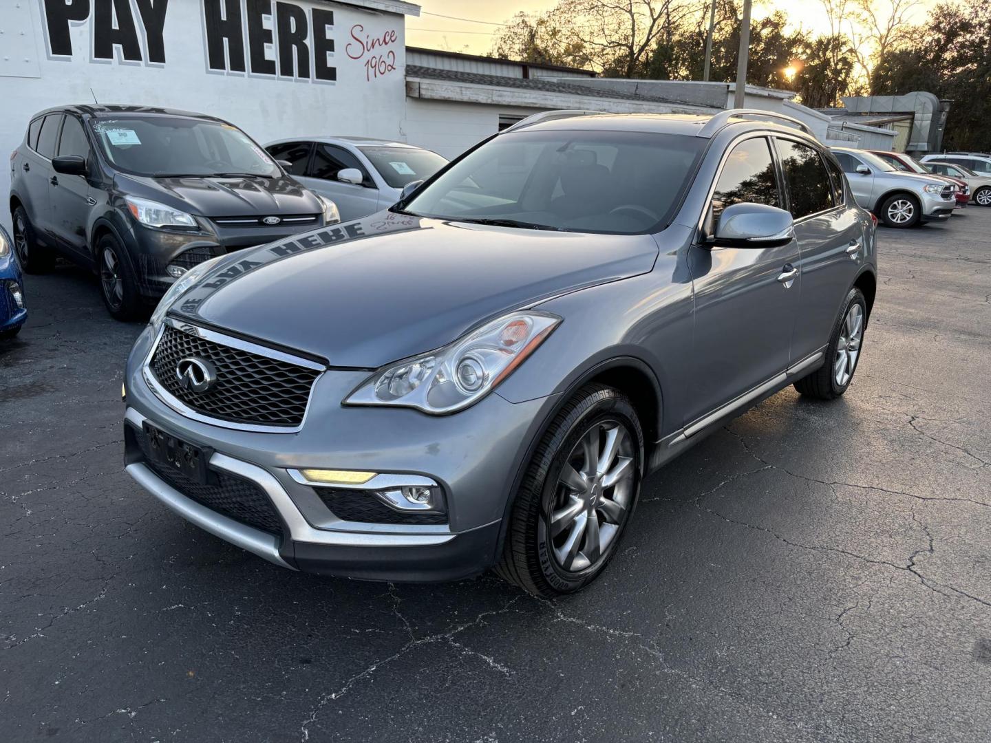 2017 Infiniti QX50 Base AWD (JN1BJ0RR1HM) with an 3.7L V6 DOHC 24V engine, 7A transmission, located at 6112 N Florida Avenue, Tampa, FL, 33604, (888) 521-5131, 27.954929, -82.459534 - Photo#2